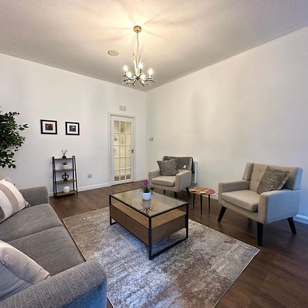 Large City Centre Apartment Пърт Екстериор снимка