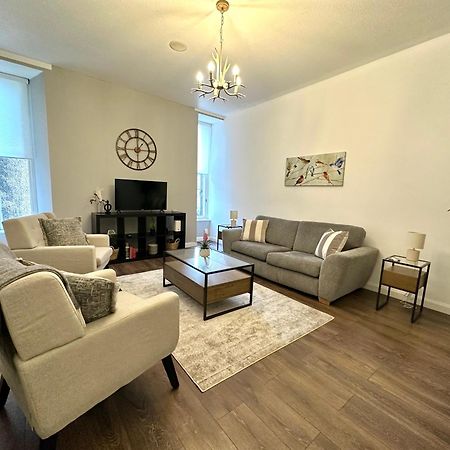 Large City Centre Apartment Пърт Екстериор снимка