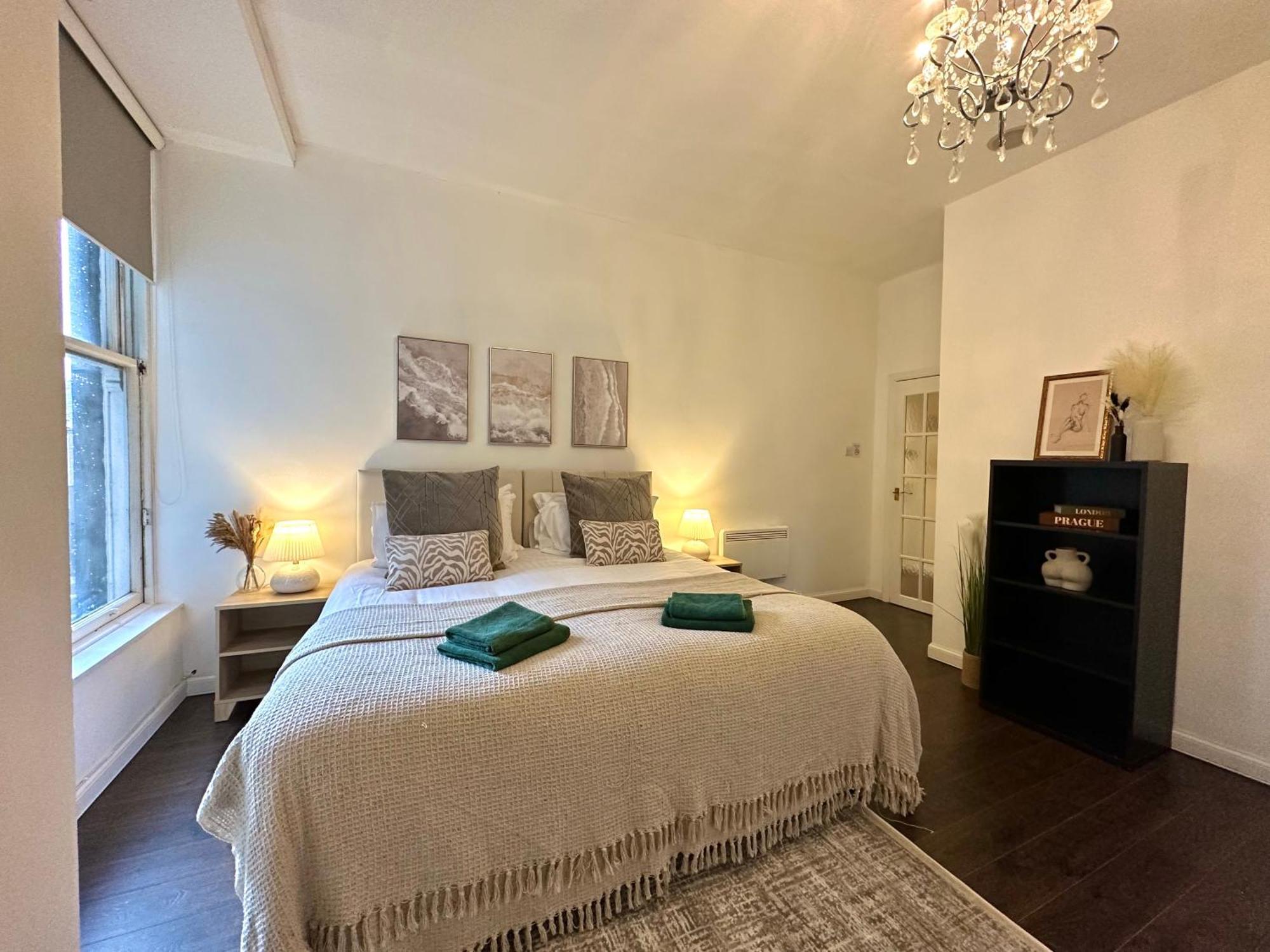 Large City Centre Apartment Пърт Екстериор снимка